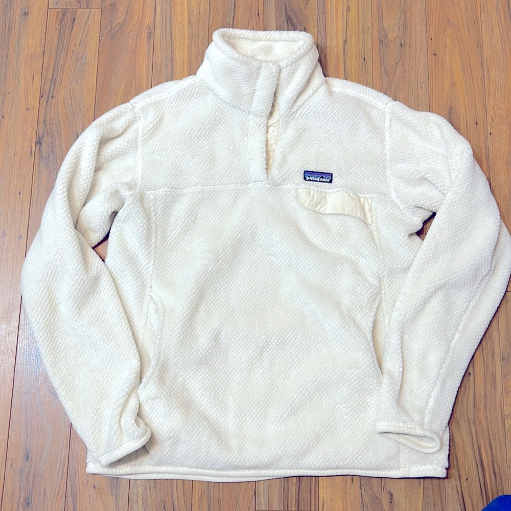 Women’s Patagonia pullover sweater